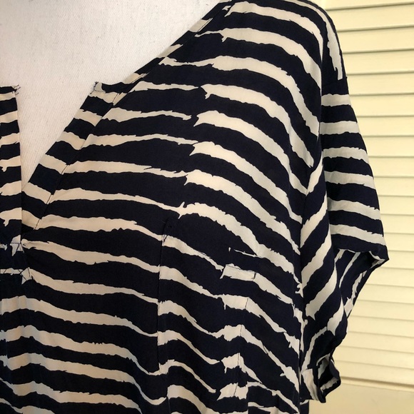 •Ava Christine Striped Flowy Shirt• - Picture 2 of 5